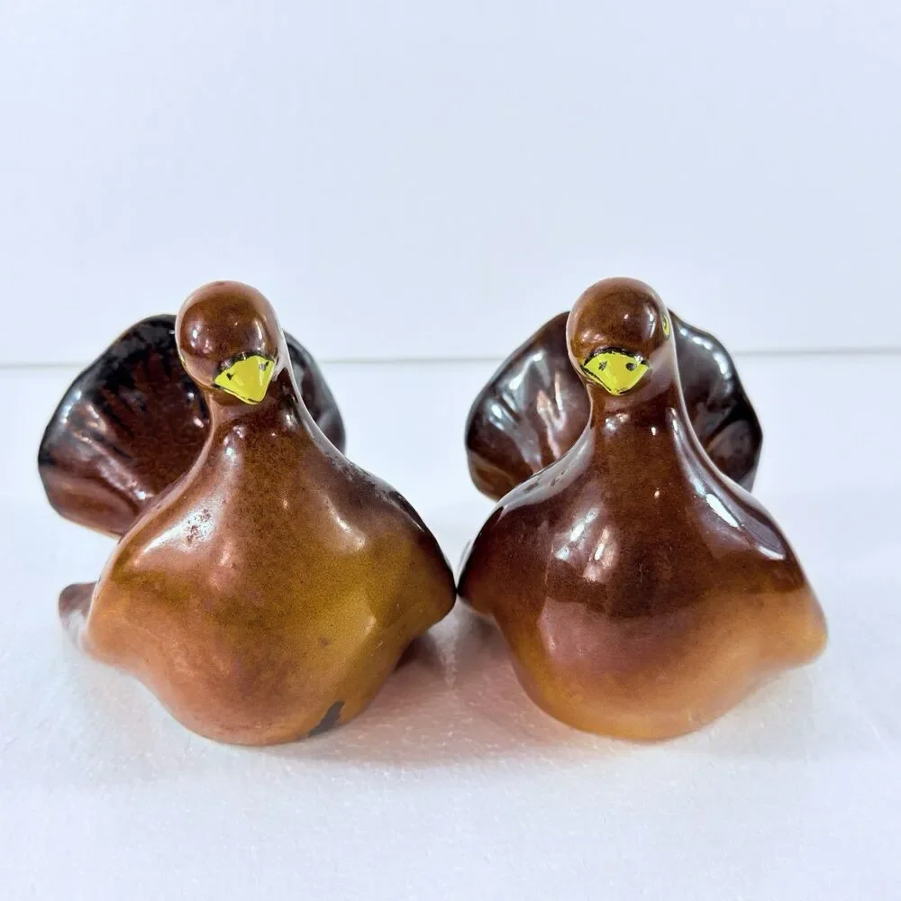 Vintage Pair Ceramic Fantail Brown Dove Figurines Italy Mid Century Modern Decor